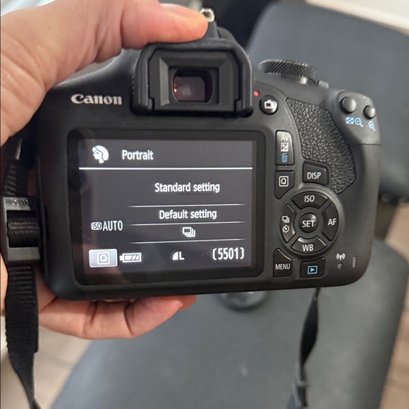 Canon EOS Rebel T7 in Black - Picture 2 of 4